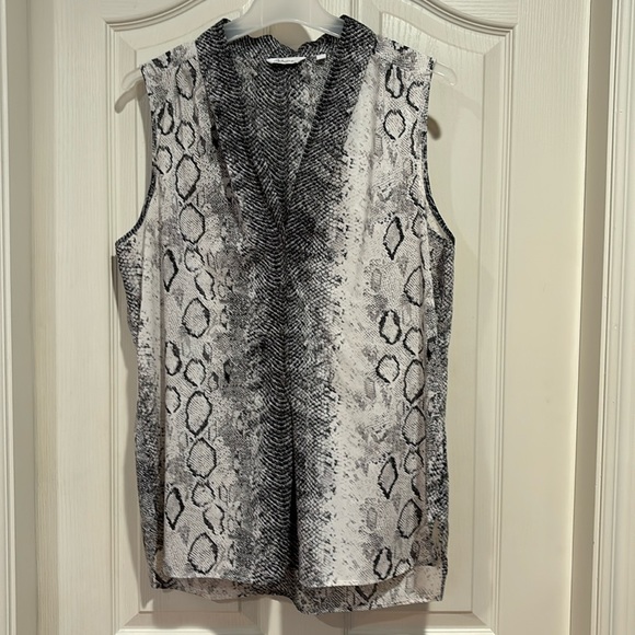 🌸BUY 3 for $15🌸 
Reitmans dressy tank, snakeskin print, size Large - Picture 1 of 6